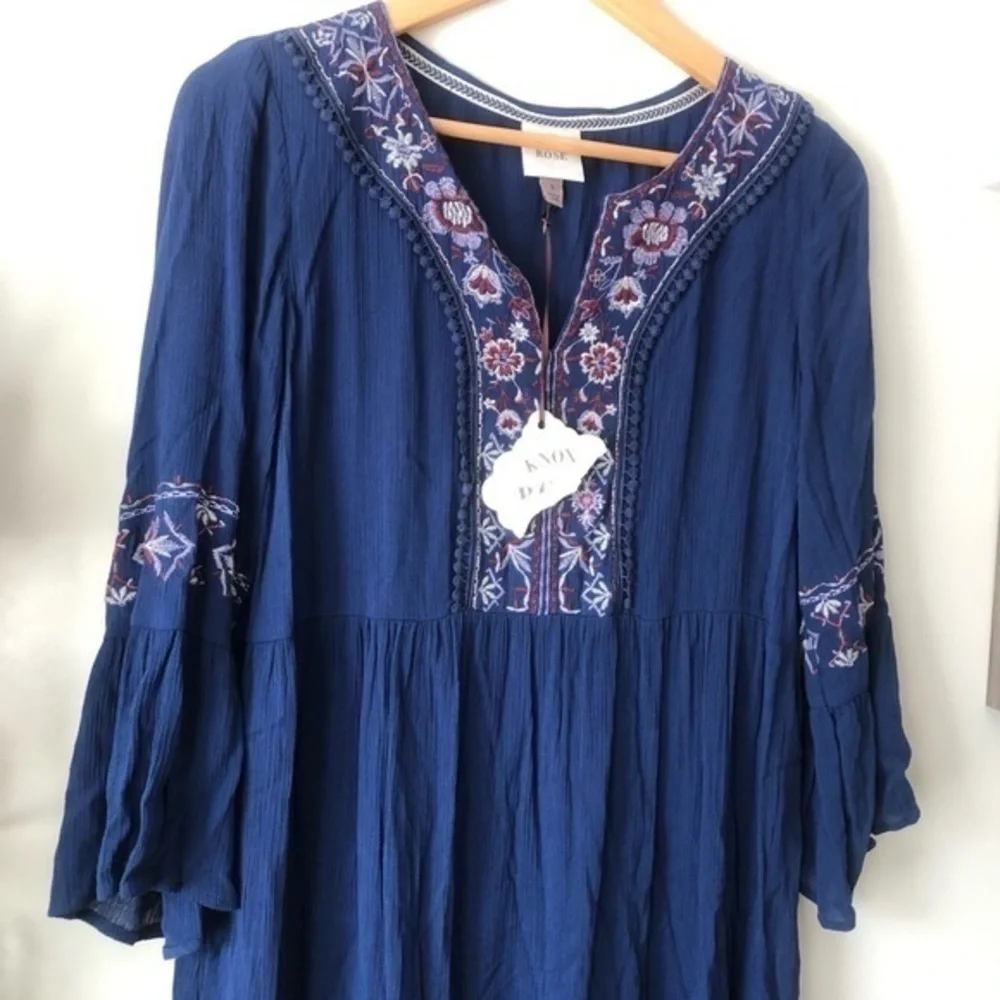 Knox Rose mini included neckline