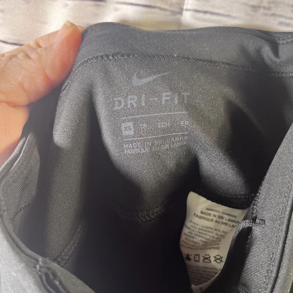 Nike performance pockets preowned