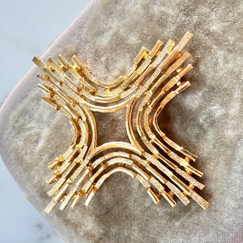 Trifari striking gold