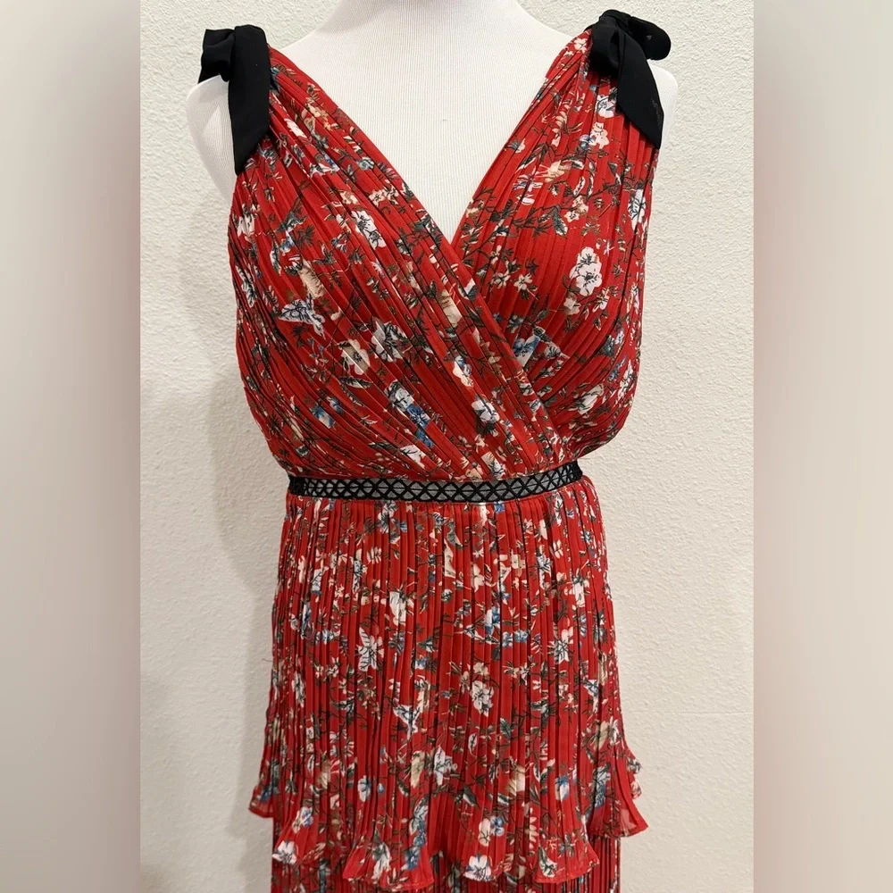 NEW Lulus Such Sophistication‎ Maxi Dress Medium Rust Red Floral Pleated Tiered