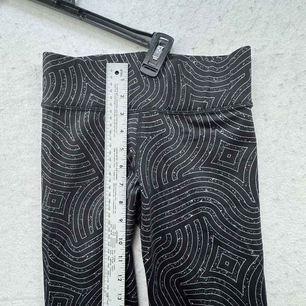 TEREZ Galaxy Psychedelic Printed Athletic Leggings Size‎ XS Crop Capri 26