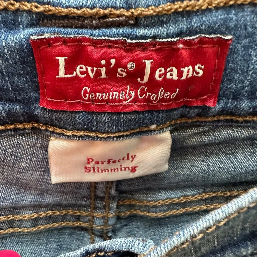Levis excellent no