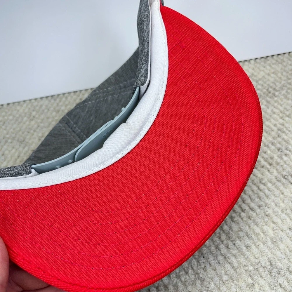 YoungAn includes hat