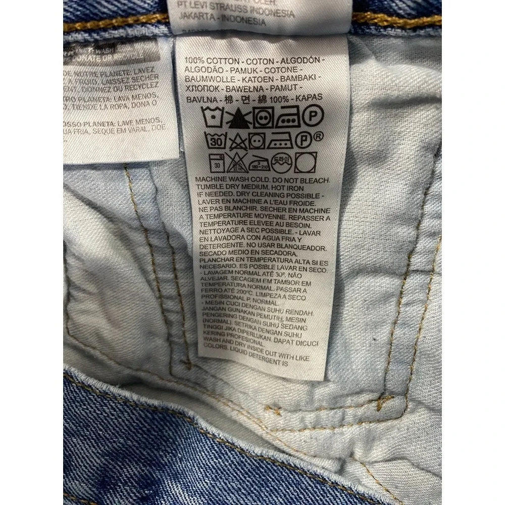 Levis please be