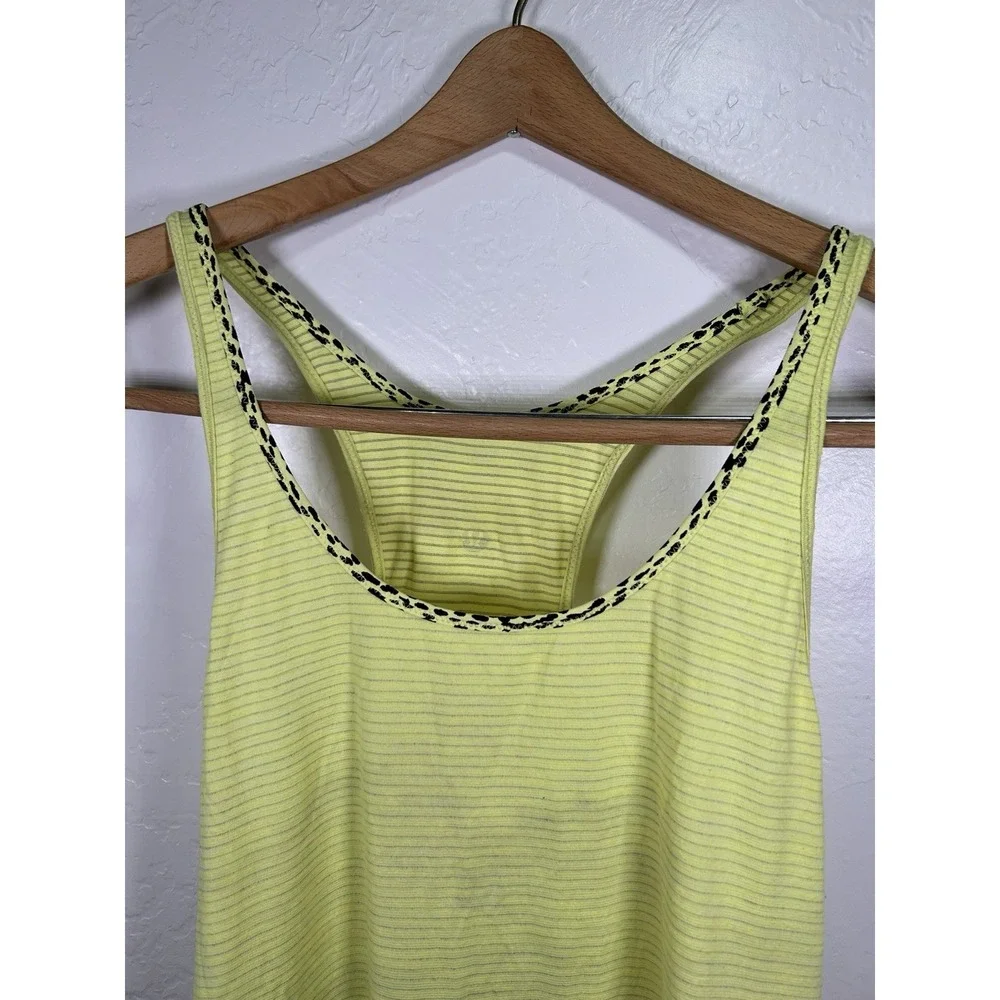 lululemon athletica size tag