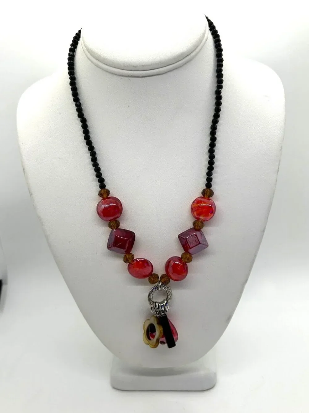 Estate this necklace