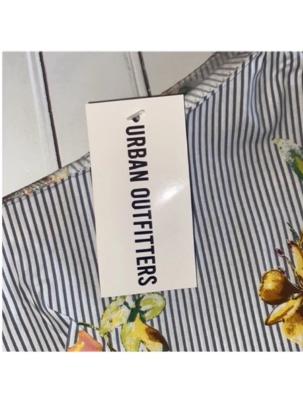 Urban Outfitters lumiere urban