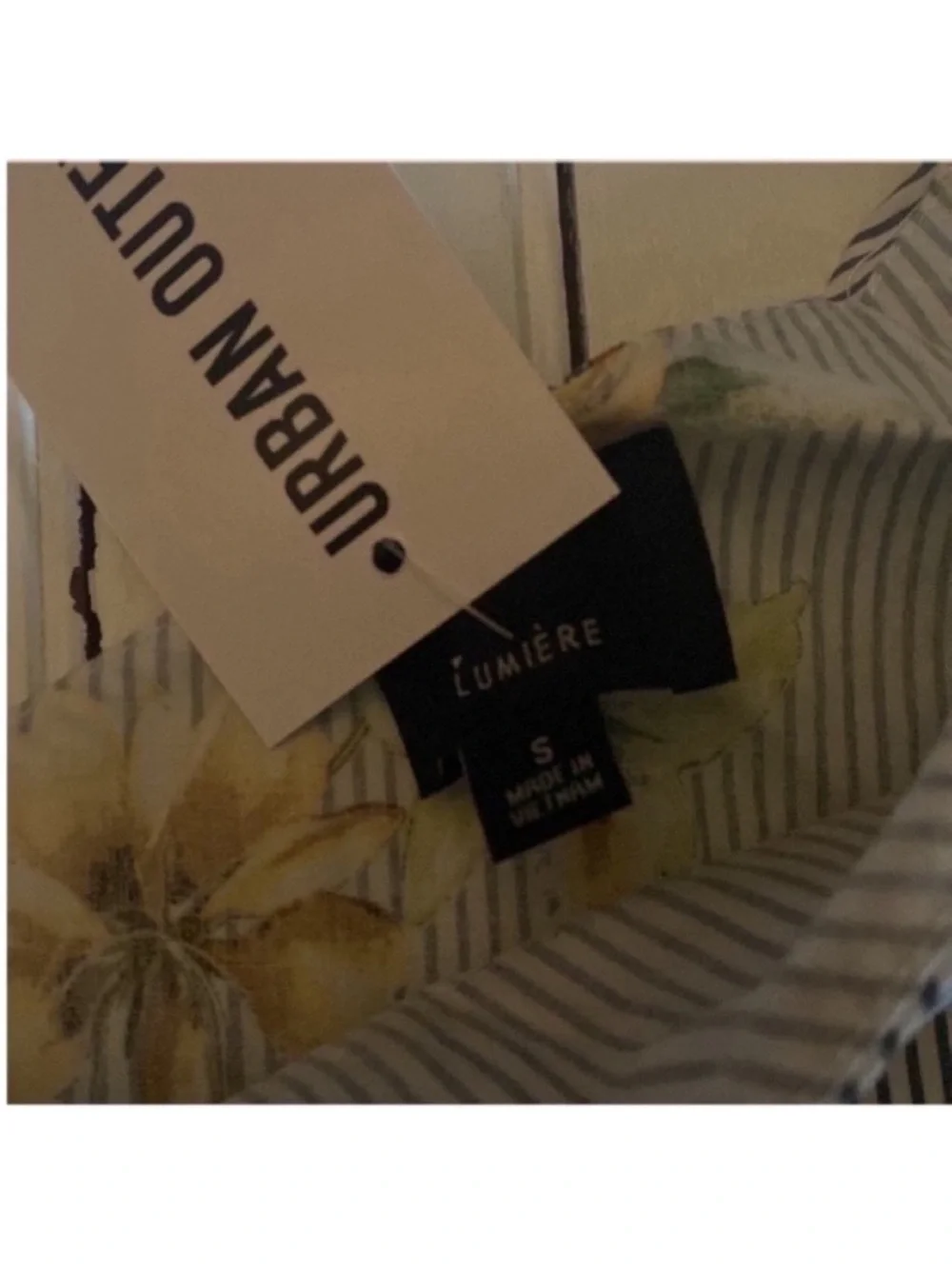 Urban Outfitters lumiere urban