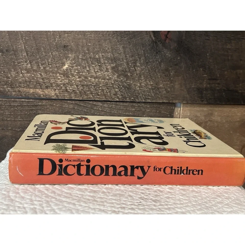 Macmillan Dictionary for Children 1975 Vintage‎ Hardcover