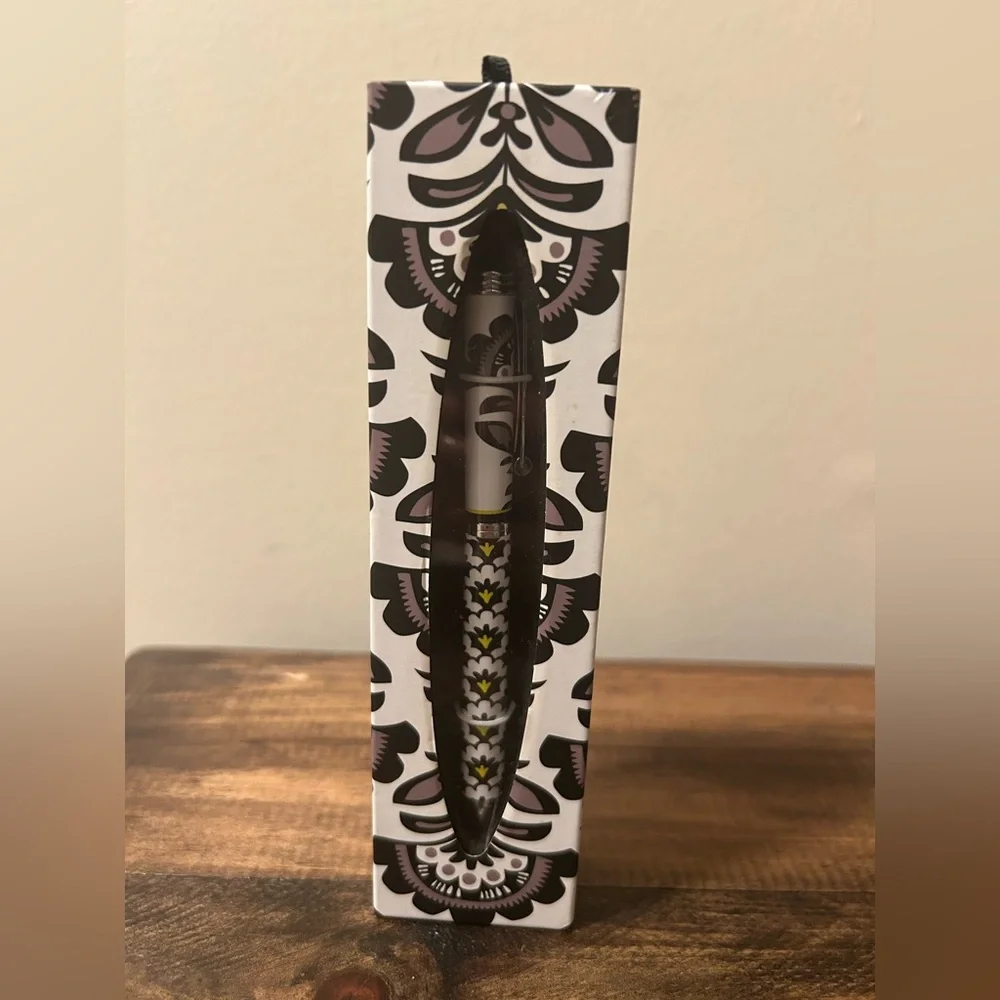 Vera Bradley ball design