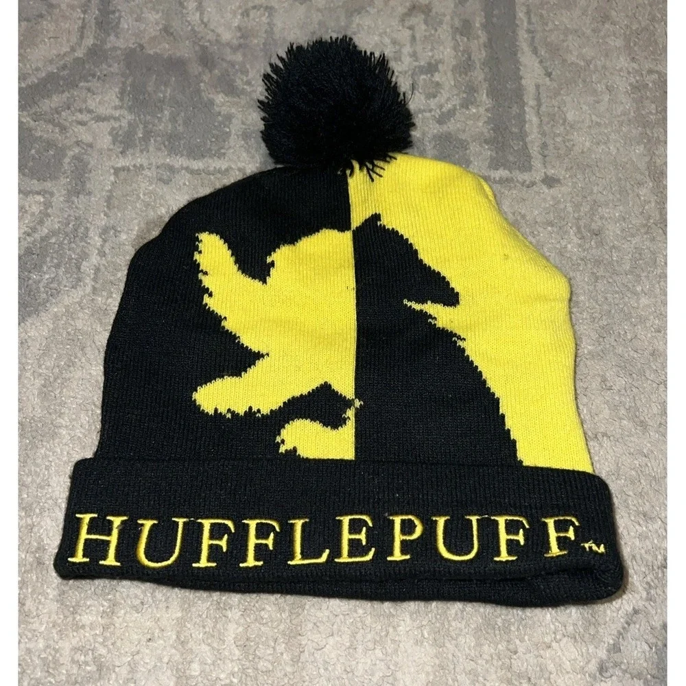 HUFFLEPUFF Beanie Black Yellow With Pom Pom One Size‎ Fits Most