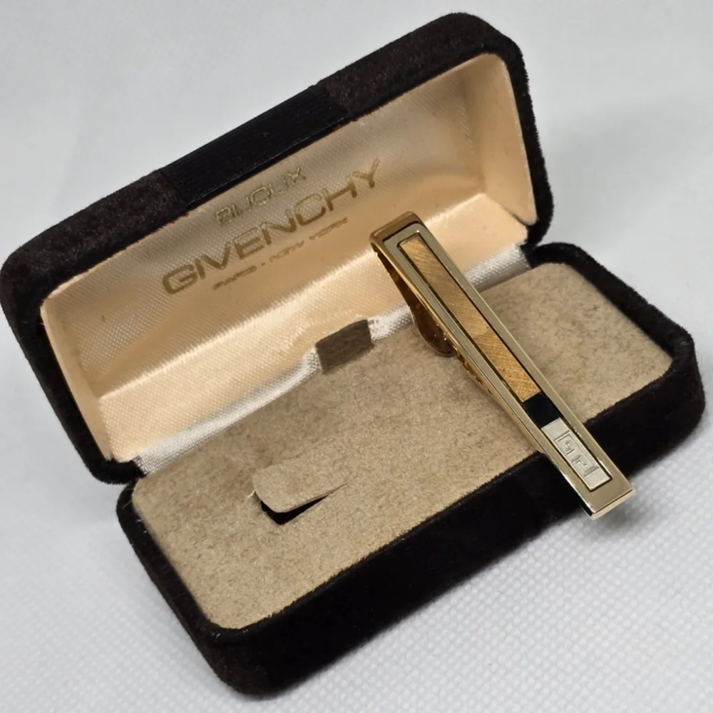 Givenchy elevate your
