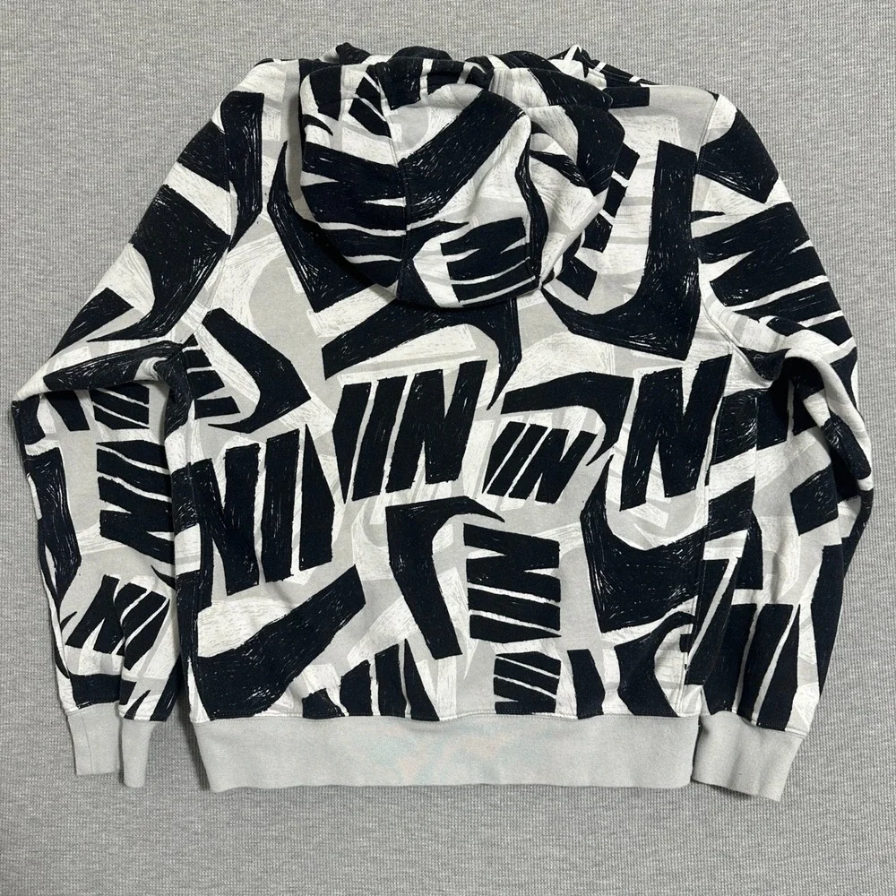 Nike sportswear swoosh