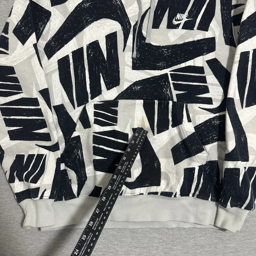 Nike sportswear swoosh
