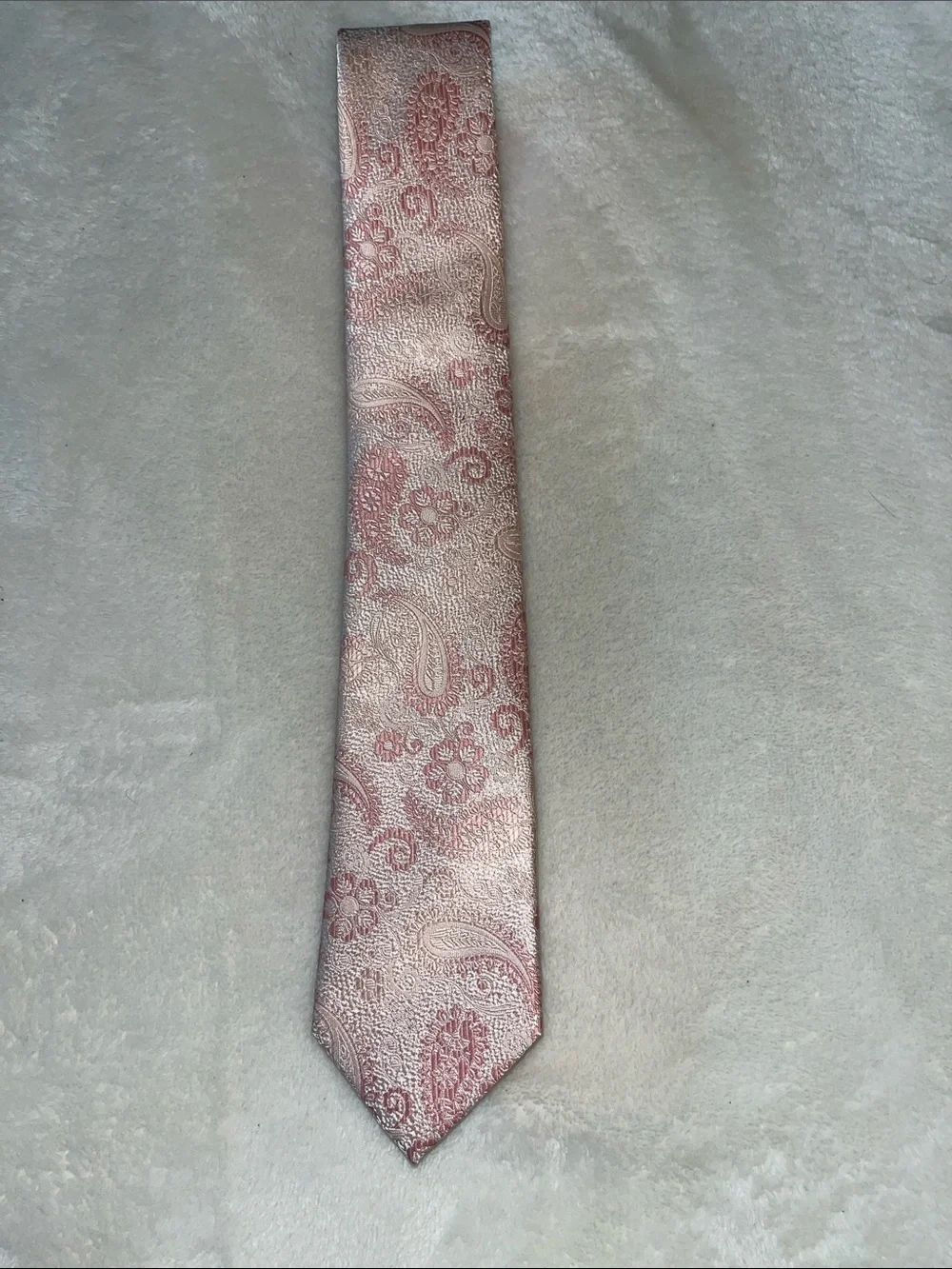Zenio Men's Pink Paisley Slim Tie - Refined Formal Accent