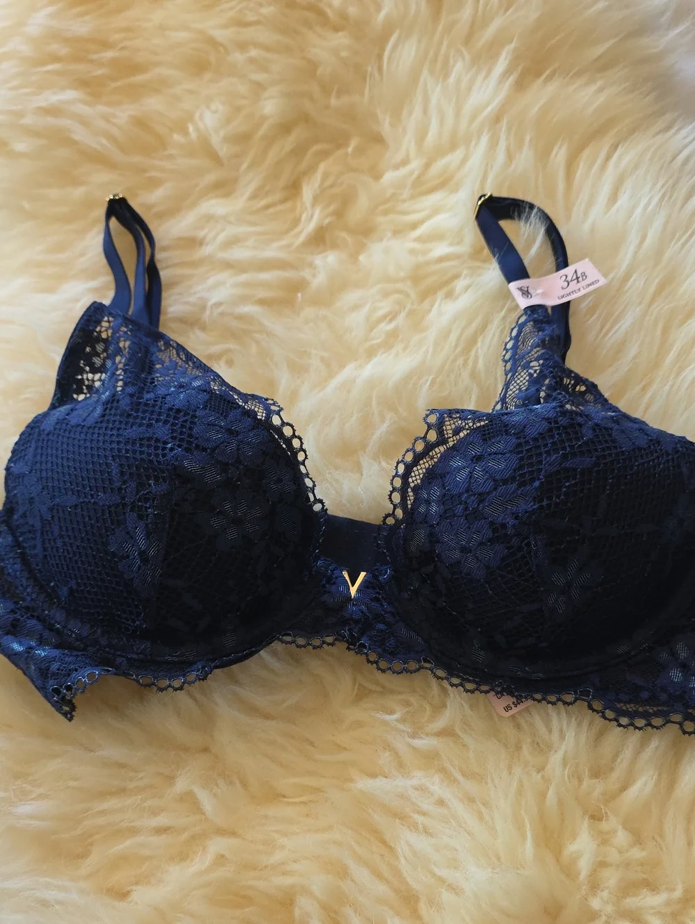 Victorias Secret ​brand victoria