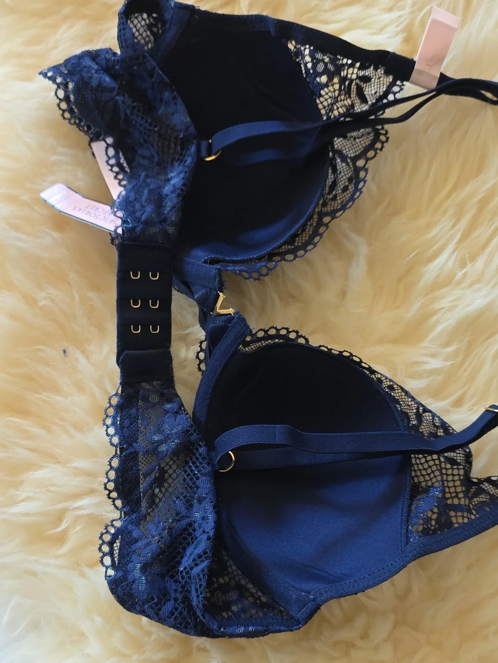 Victorias Secret ​brand victoria