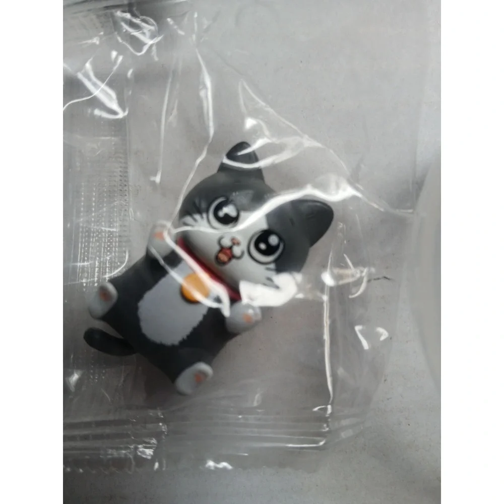 Trading figures - set of 3 types 