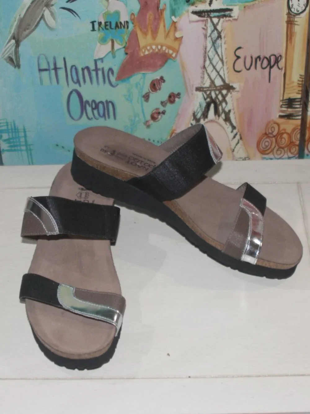 11a   LN LADIES NAOT SLIDE/SANDALS - BLACK AND SILVER SIZE 9