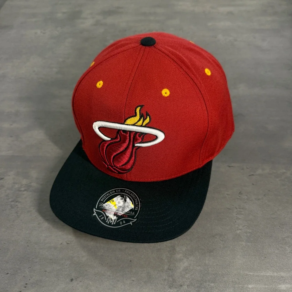 Mitchell & Ness Miami Heat Hat 8 Red Black Fitted NBA Flat‎ Brim Cap Wool Blend