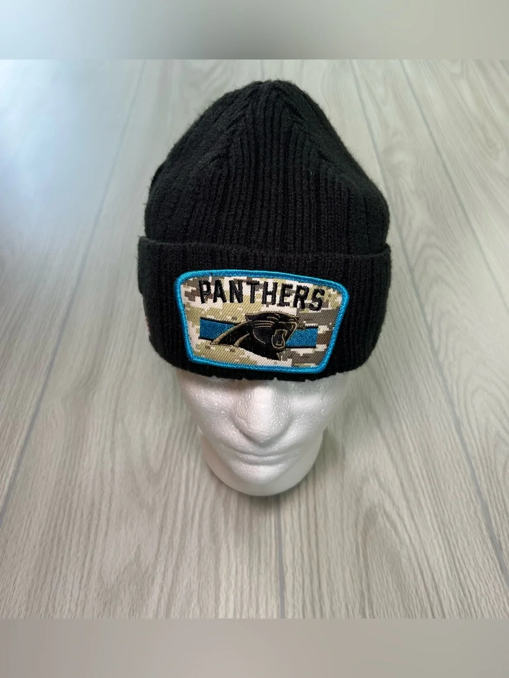 New Era Carolina Panthers 2021 Salute to Service Cuffed Knit Beanie Hat Black OS