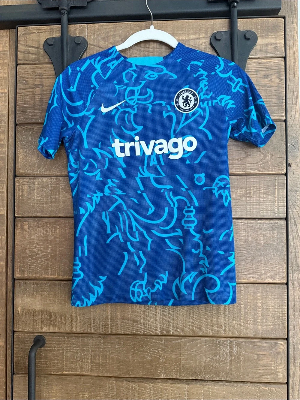 Nike Chelsea FC Youth Pre game Jersey in Royal & Light Blue