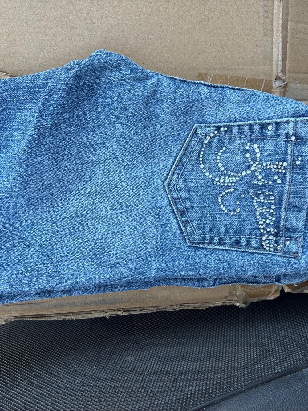 Guess comfortable kids
