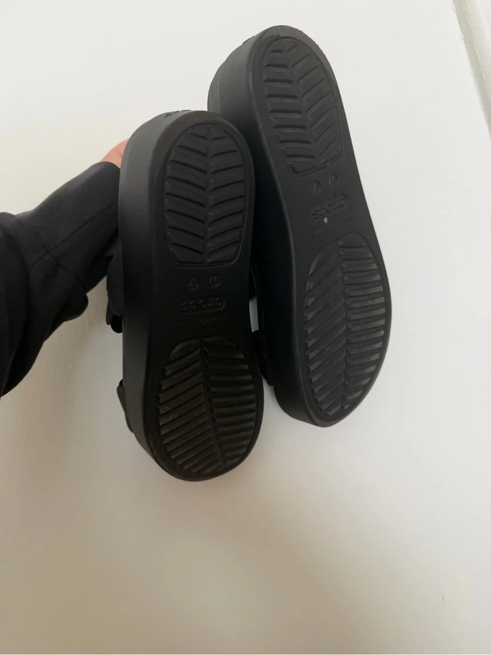 N/A stylish black