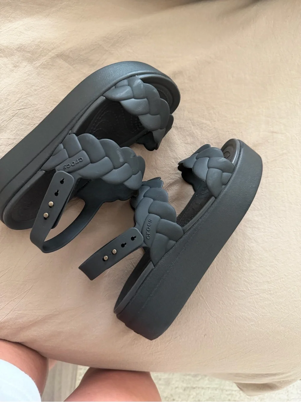 N/A stylish black