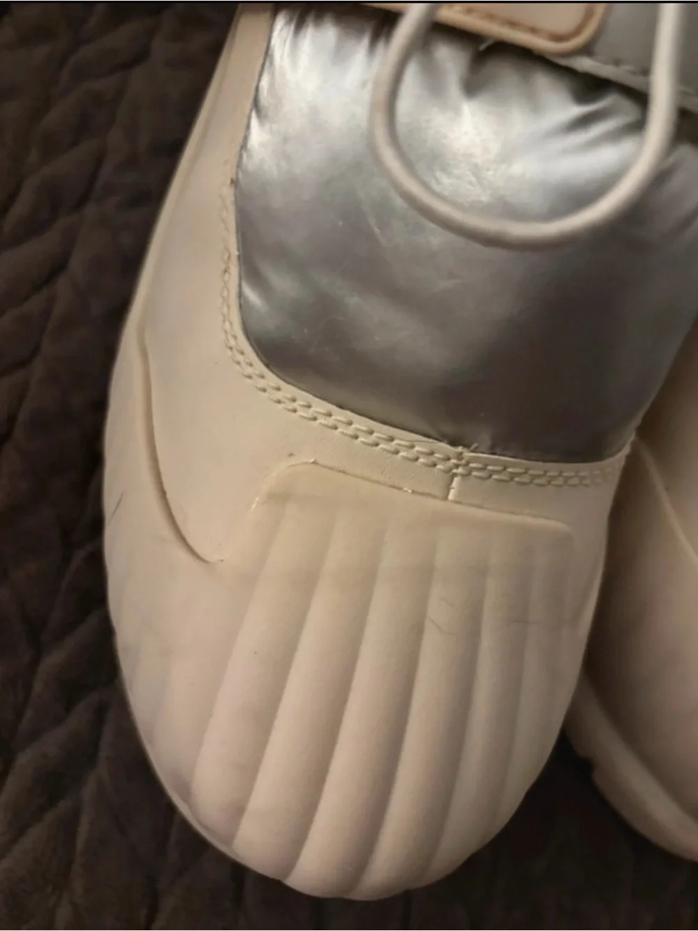 UGG wet drawcord