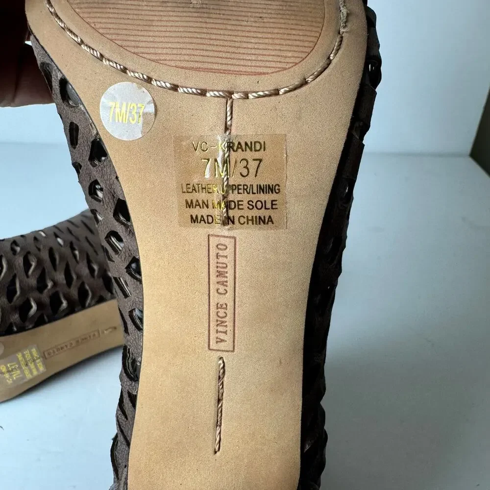 Vince Camuto make statement