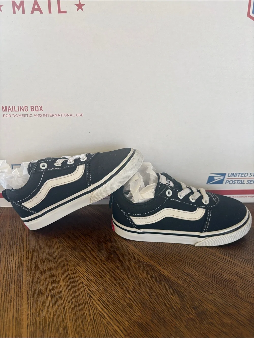 VANS Toddler Black and White Low-Top, Slip On, Old Skool Sneakers Size 8