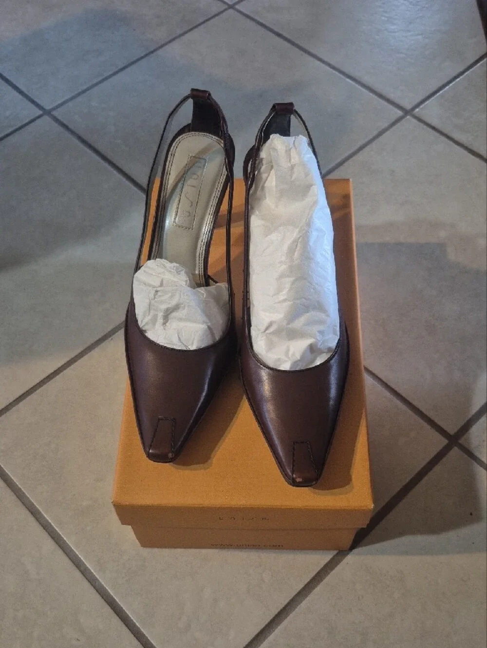 Unisa sleek slingback