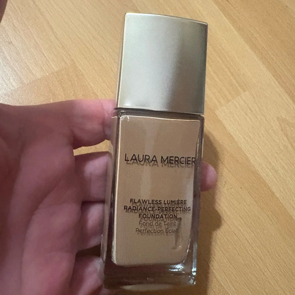 laura mercier reposhing this
