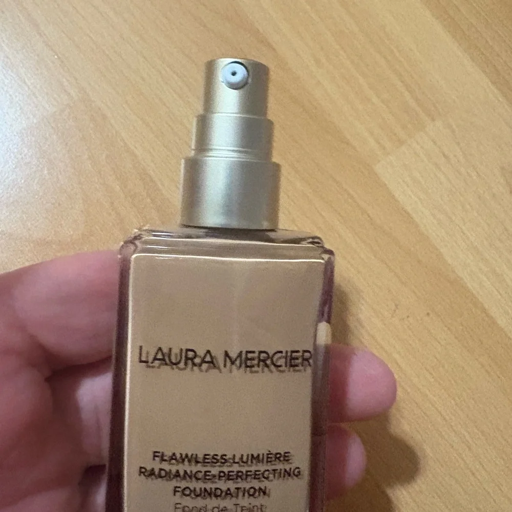 laura mercier reposhing this