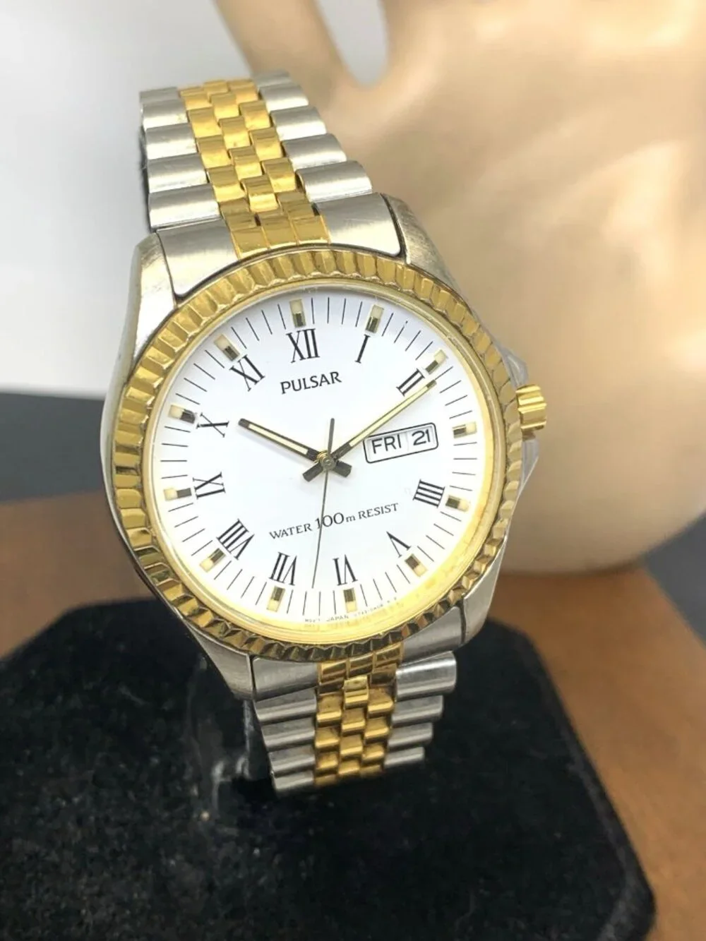 Pulsar men watch