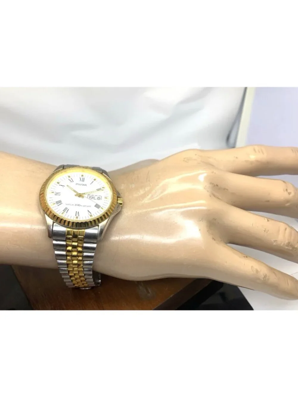 Pulsar men watch