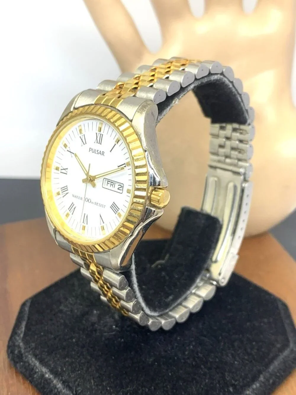 Pulsar men watch