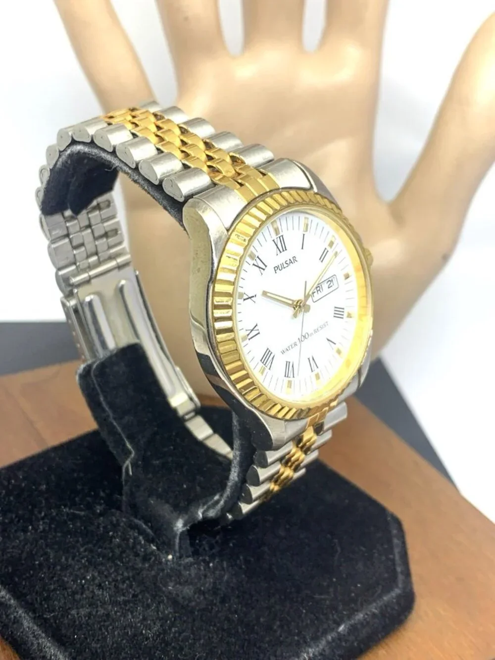 Pulsar men watch