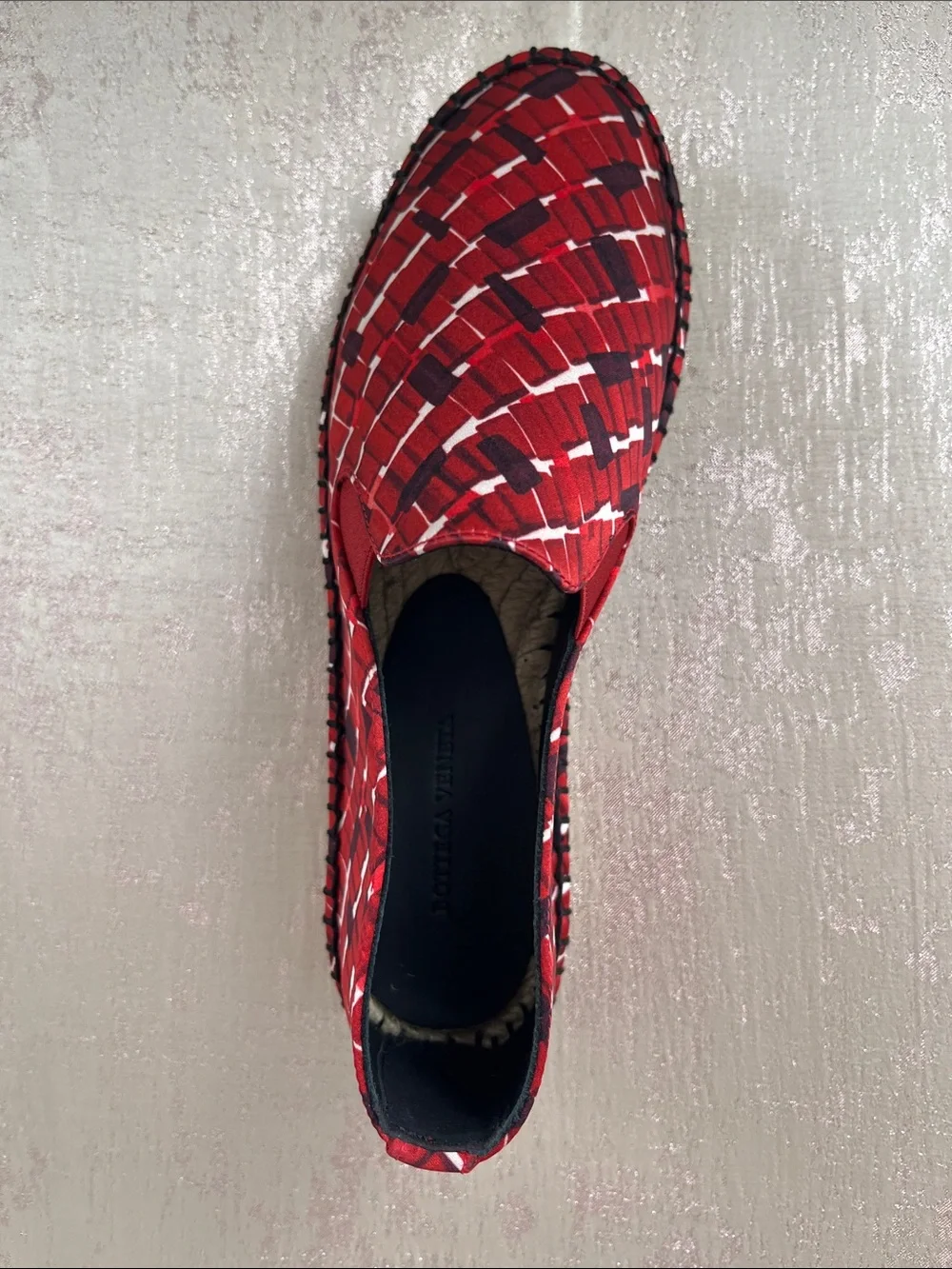 Bottega Veneta bold features