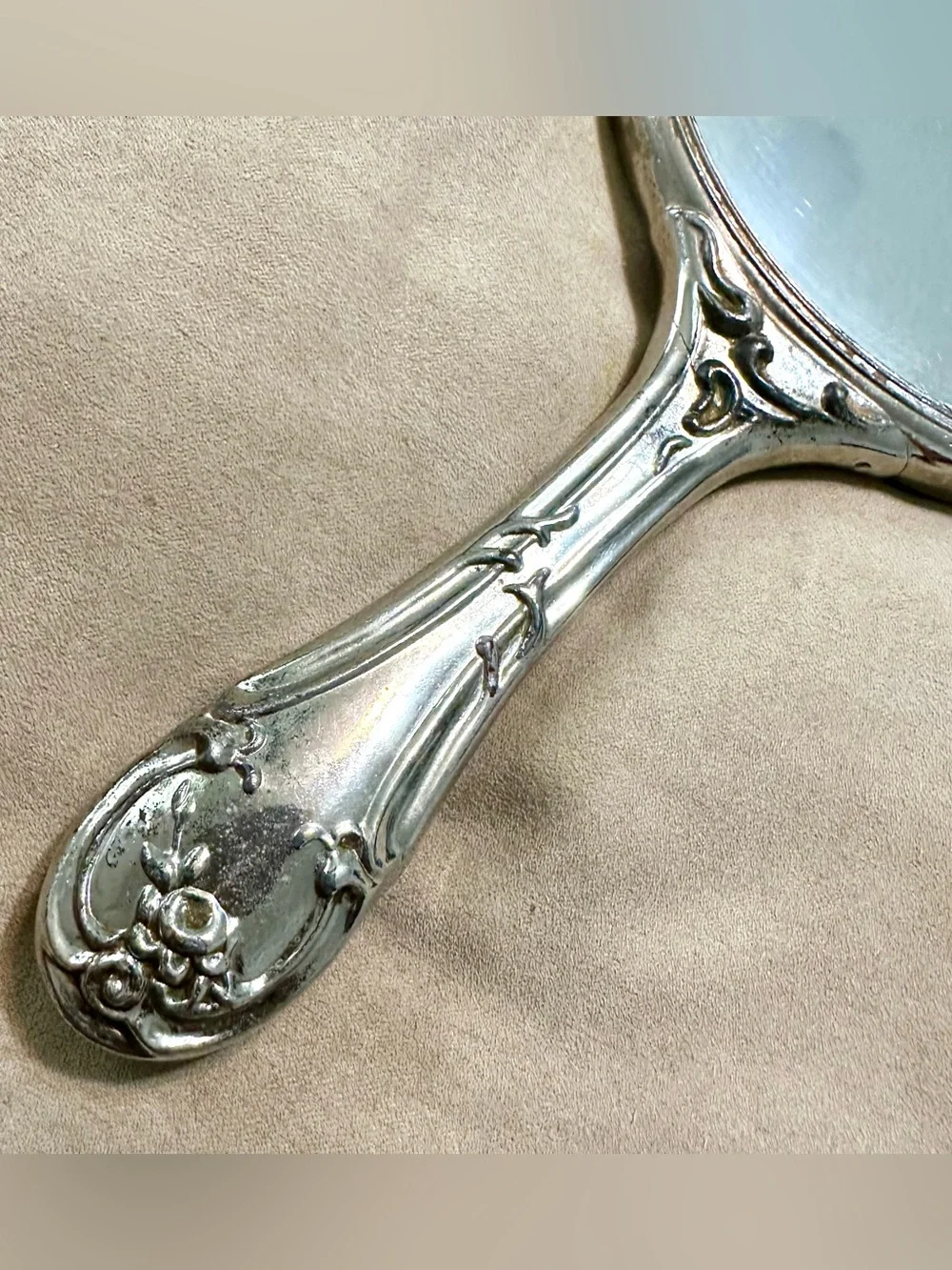 Unbranded elegant handheld