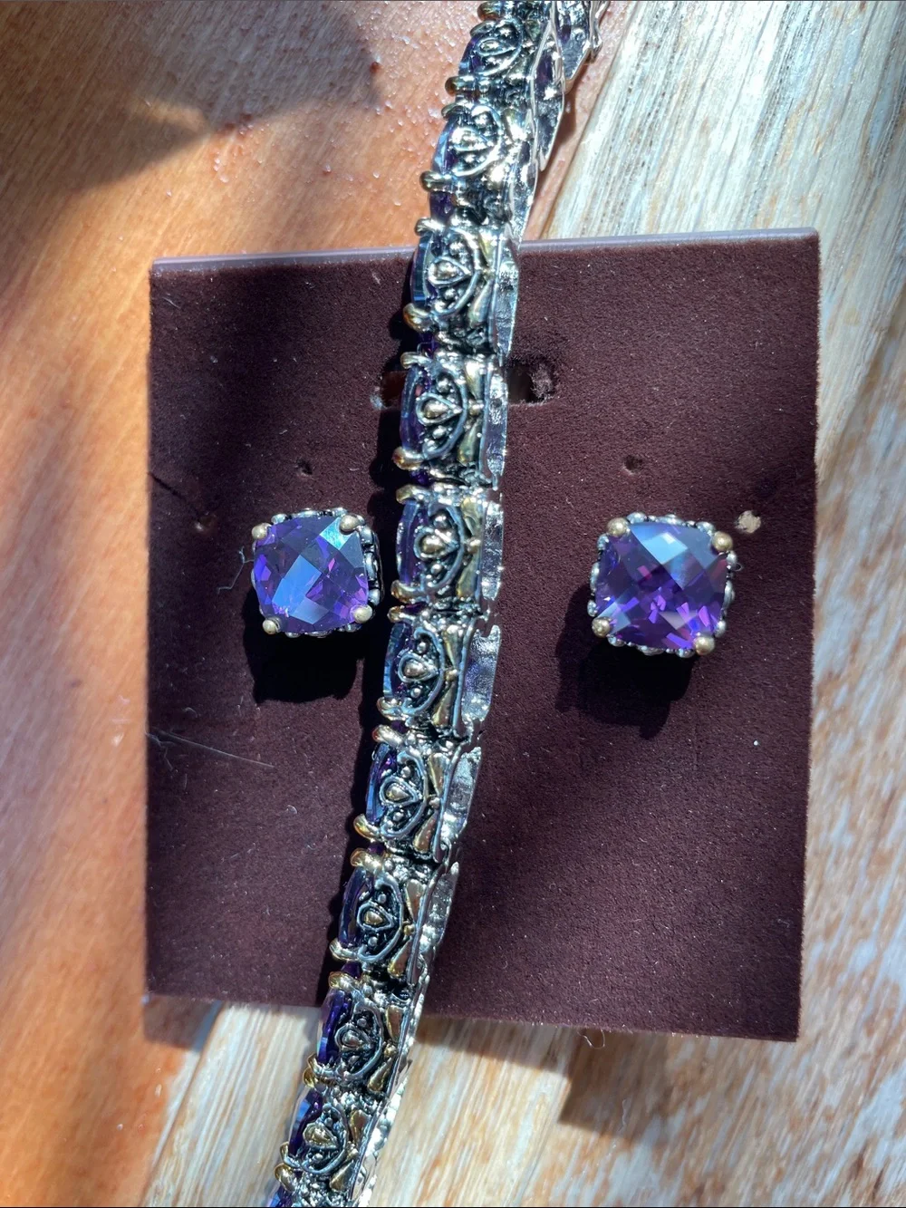 N/A crystal vibrant