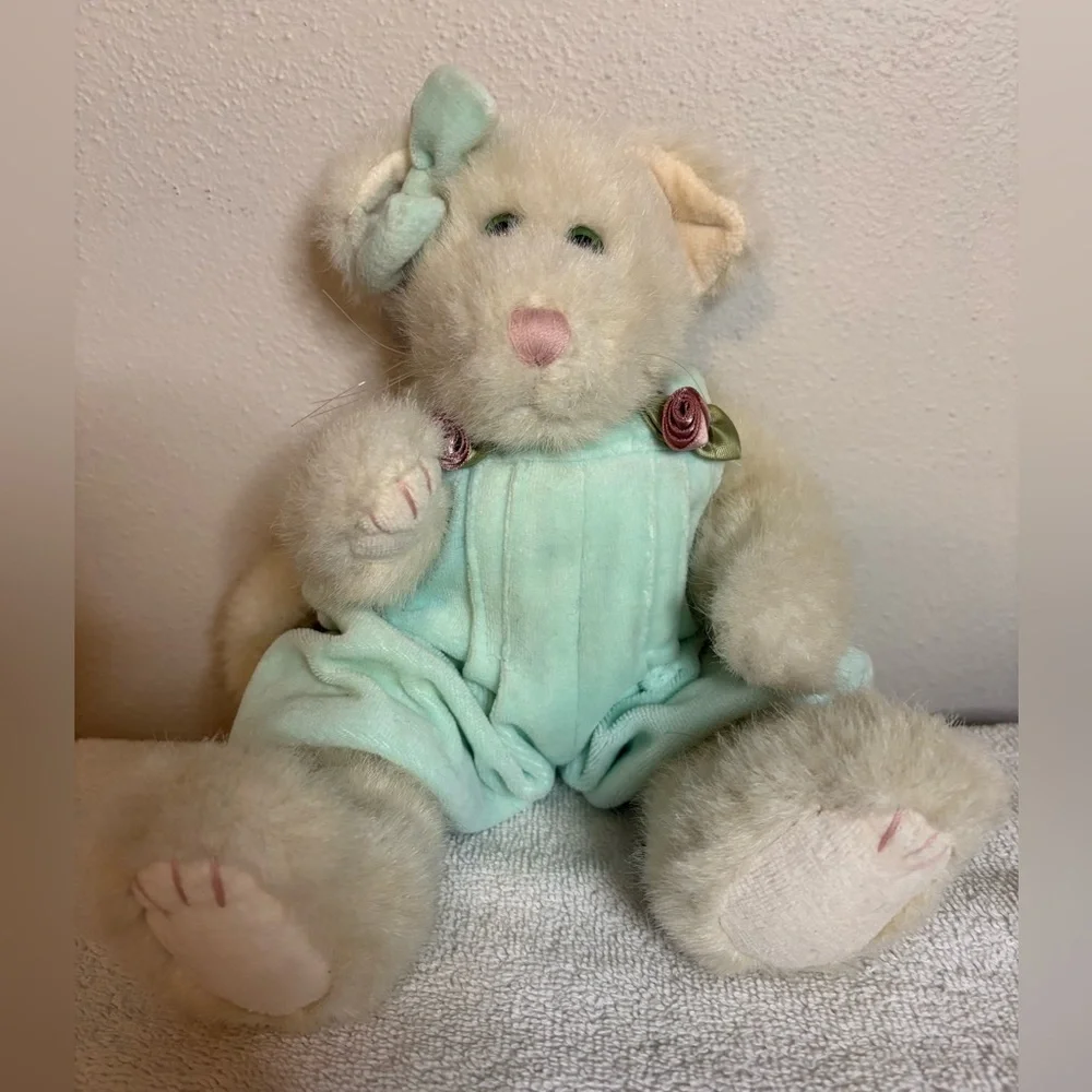 Boyd’s Bears Cream Colored Suzie Purrkins Retired Plush Kitty Cat #91977