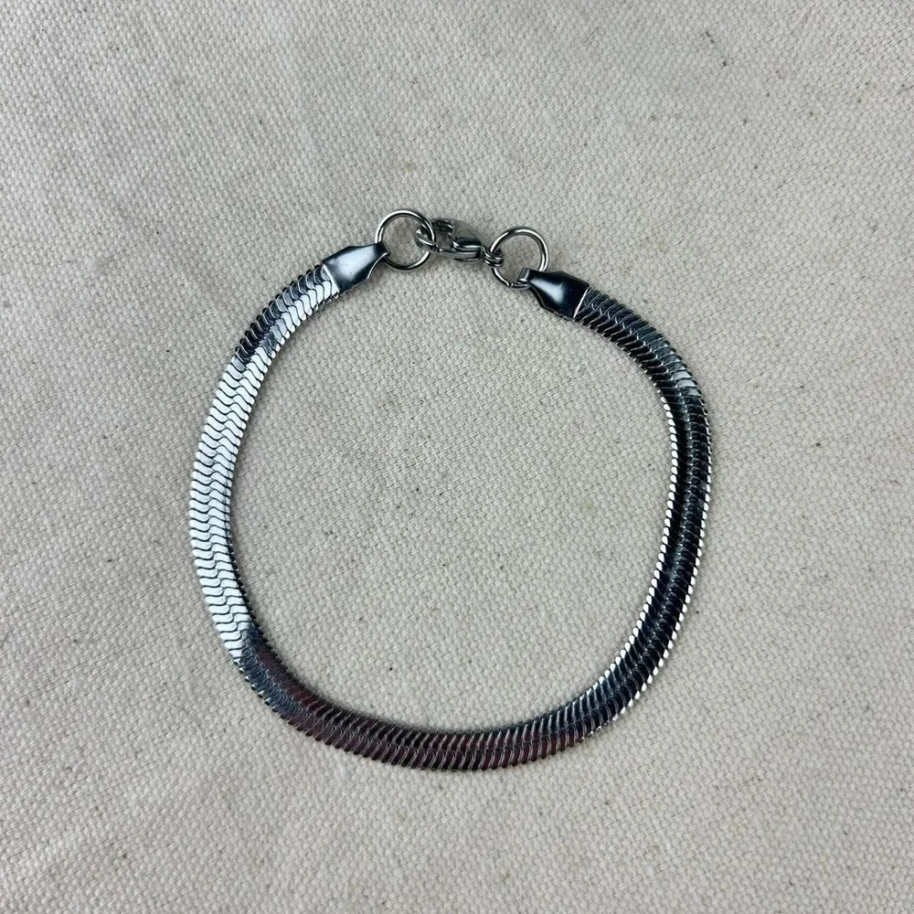 N/A bracelets are
