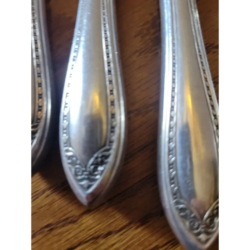 Oneida 24 pcs