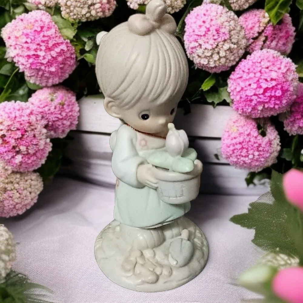 Precious Moments vintage precious
