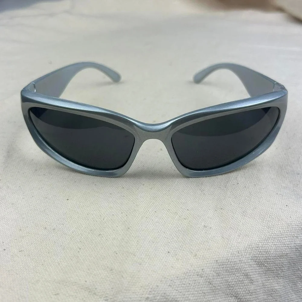 N/A gray frame