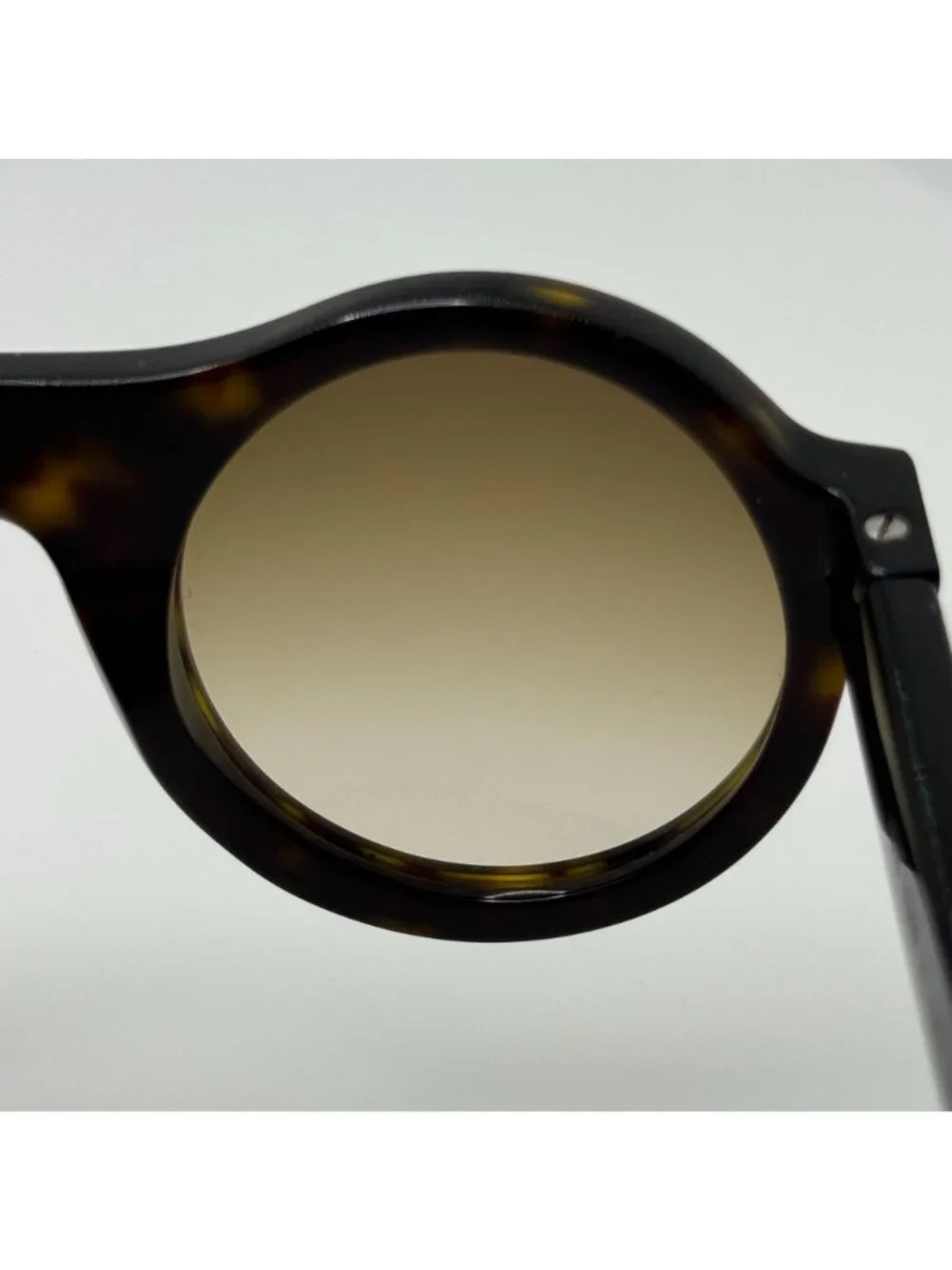 Glassing when wearing