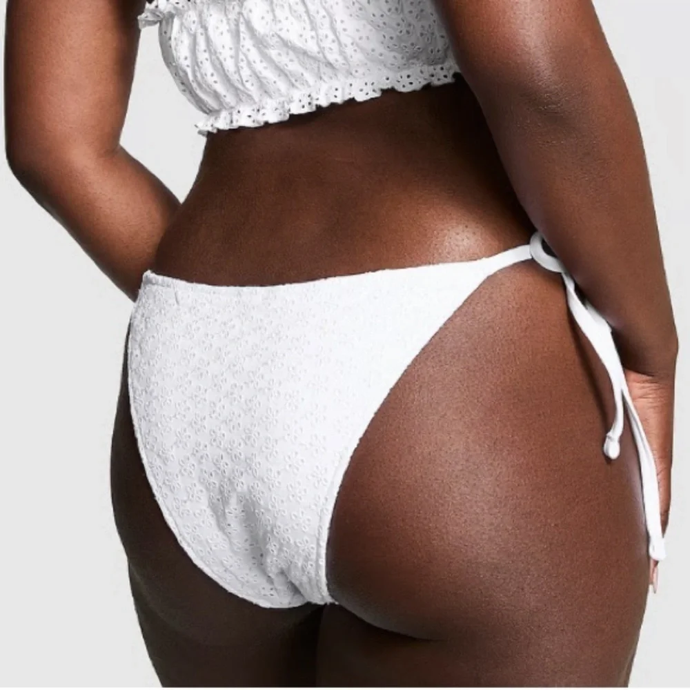 Frankies Bikinis stylish white