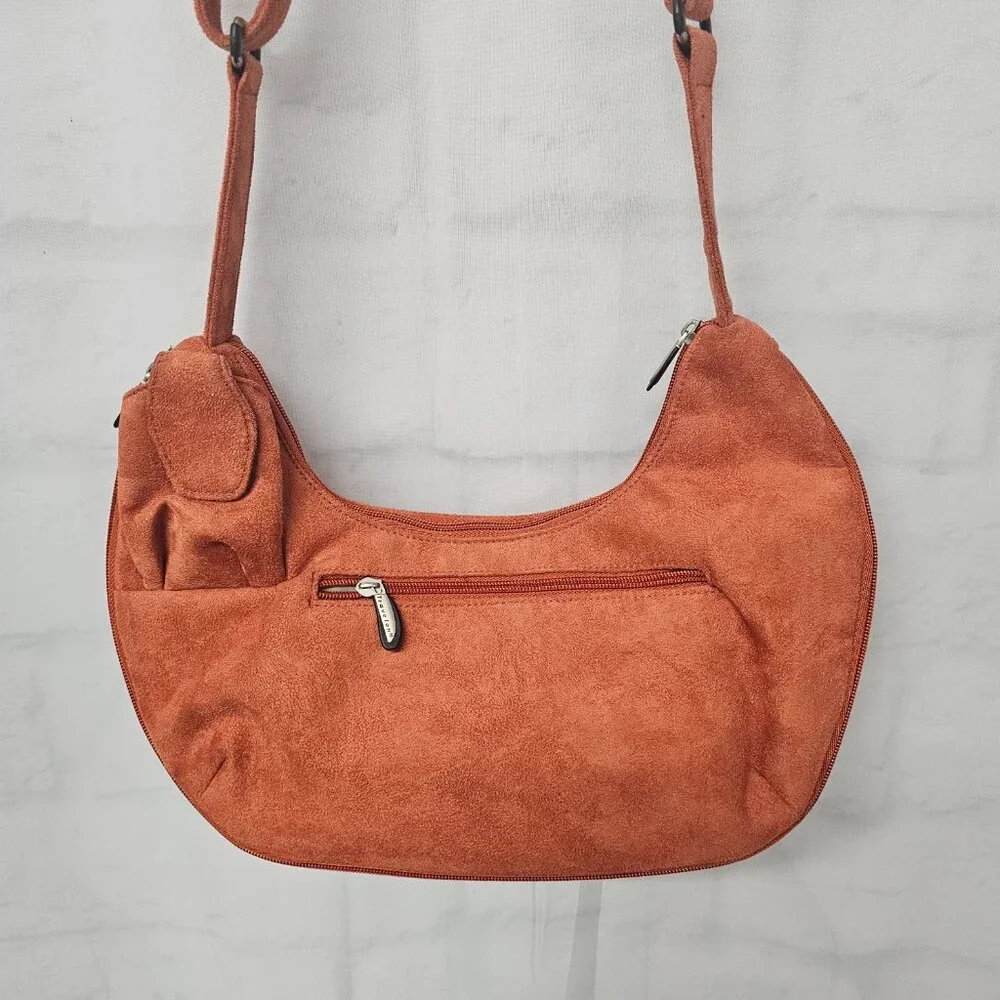 Travelon high compartment has